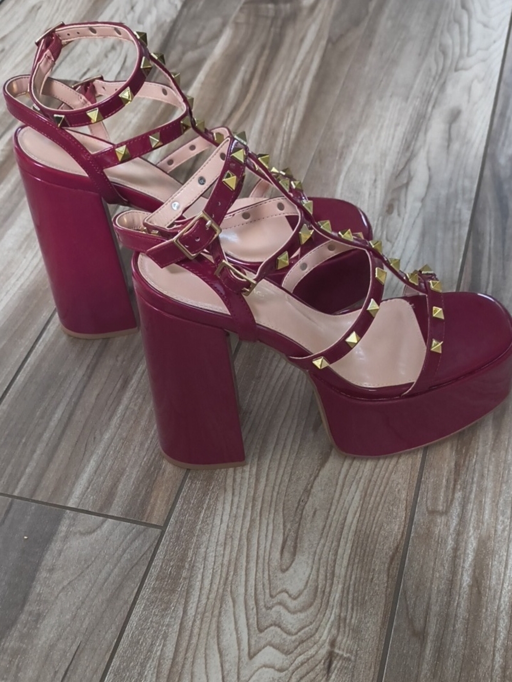 Studded Heels ✨ - Picture 3 of 6